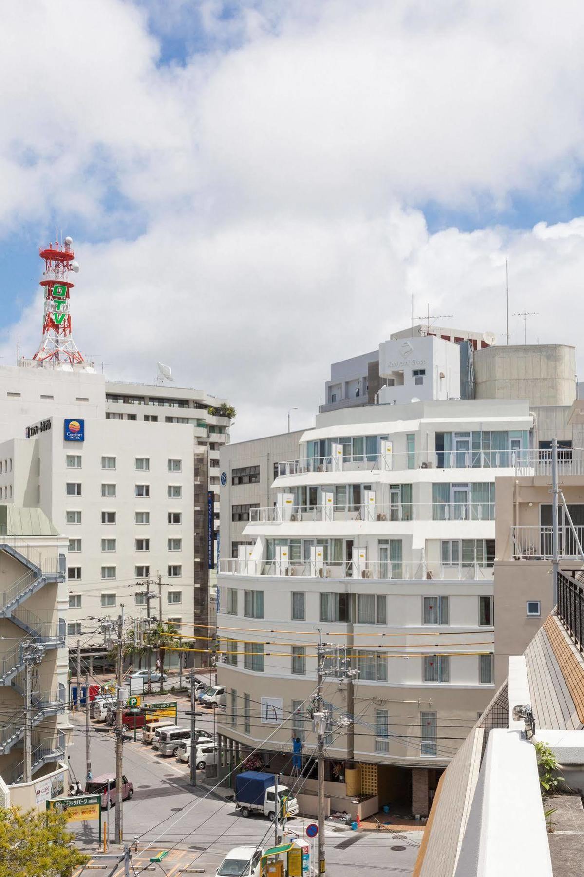 Готель Okinawa Kariyushi Lch. Premium Наха Екстер'єр фото